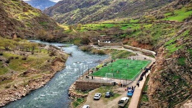 سه زمین فوتبال باورنکردنی و زیبا در ایران