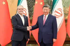 دیدار سرپایی پزشکیان با رهبر چین