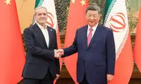 دیدار سرپایی پزشکیان با رهبر چین