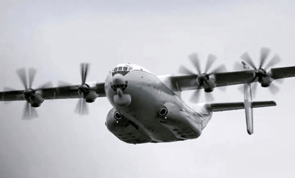 هواپیمای روسی قبل از سقوط روی هوا نصف شد