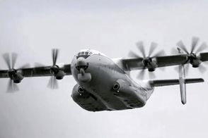 هواپیمای روسی قبل از سقوط روی هوا نصف شد