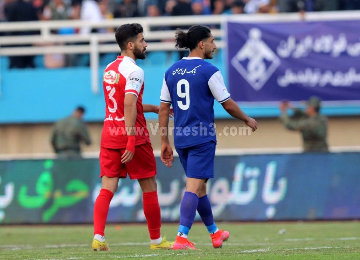 پرسپولیس بی‌خیال مهاجم استقلال نمی‌شود