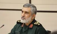 عکسی از گریه‌های سردار حاجی زاده در یک مراسم
