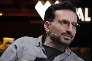 ابوطالب اشک مجری خبرسازِ شبکه افق را درآورد