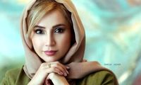 شبنم قلی‌خانی در کنسرت خواننده مشهور آن‌ورِ آبی