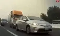 تصاویری وحشتناک از له کردن چند خودرو توسط کامیون ترمز بریده