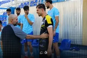 عکس روز استقلال؛ استقبال بامزه از محمد خلیفه