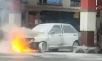 آتش‌سوزی یک پراید داخل پمپ بنزین در مشهد