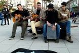 استعداد خارق‌العاده یک خواننده خیابانی ایرانی