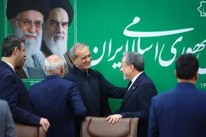 زبان بدن عراقچی در نشست با پزشکیان جلب‌توجه کرد