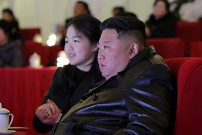 رهبر کره شمالی و دخترش در جشن سال نو 2026