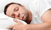 چسب زدن به دهان هنگام خواب؛ خوب یا بد؟