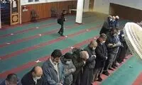 حمله وحشتناک به نمازگزاران با اسپری فلفل و تبر!