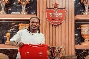 تمرینات اختصاصی خرید جدید پرسپولیس با پیراهن استقلال!