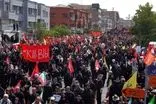 تصاویر خبرساز از چند بنر در مراسم امروز تهران 