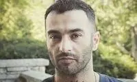حضور یاس، خواننده رپ در یک تئاتر در تهران!