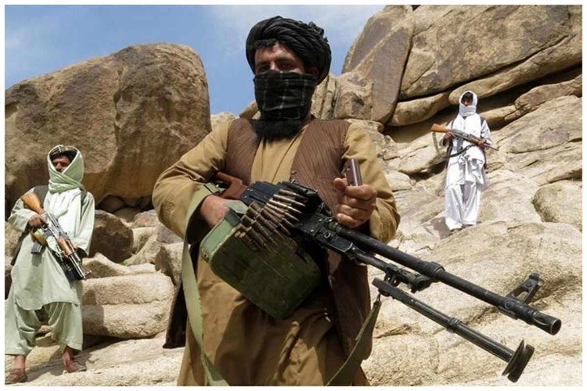 لحظه درگیری طالبان و پاکستان در مناطق مرزی