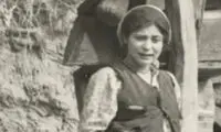 این عکس قدیمی از دختران گیلانی شما را به ۷۵ سال قبل می‌برد