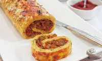 طرز تهیه رولت گوشت و پنیر با خمیر هزارلا