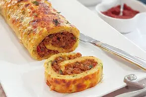 طرز تهیه رولت گوشت و پنیر با خمیر هزارلا