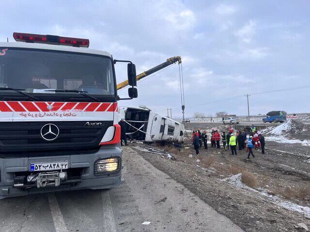 حادثه هولناک واژگونی یک اتوبوس در مشهد 