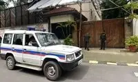 زن آمریکایی را در هند زنجیر کردند!