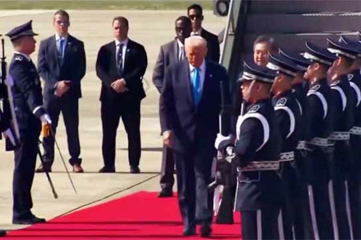 لحظه ورود ترامپ به کره جنوبی