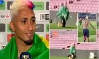 نذر عجیب مهاجم بارسلونا با راه رفتن روی زانو!
