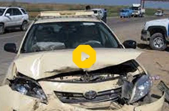 نجات معجزه‌آسای راننده پیش از سقوط ماشینش