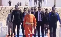 لحظه عبادت نخست وزیر 73ساله‌ هند در زیر دریا!