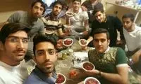  حرکت قشنگ یک خوابگاه برای دانشجویان در شب چله