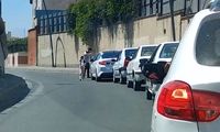 اتفاق جالبی که یک پدر و دختر در صف بنزین رقم می‌زنند