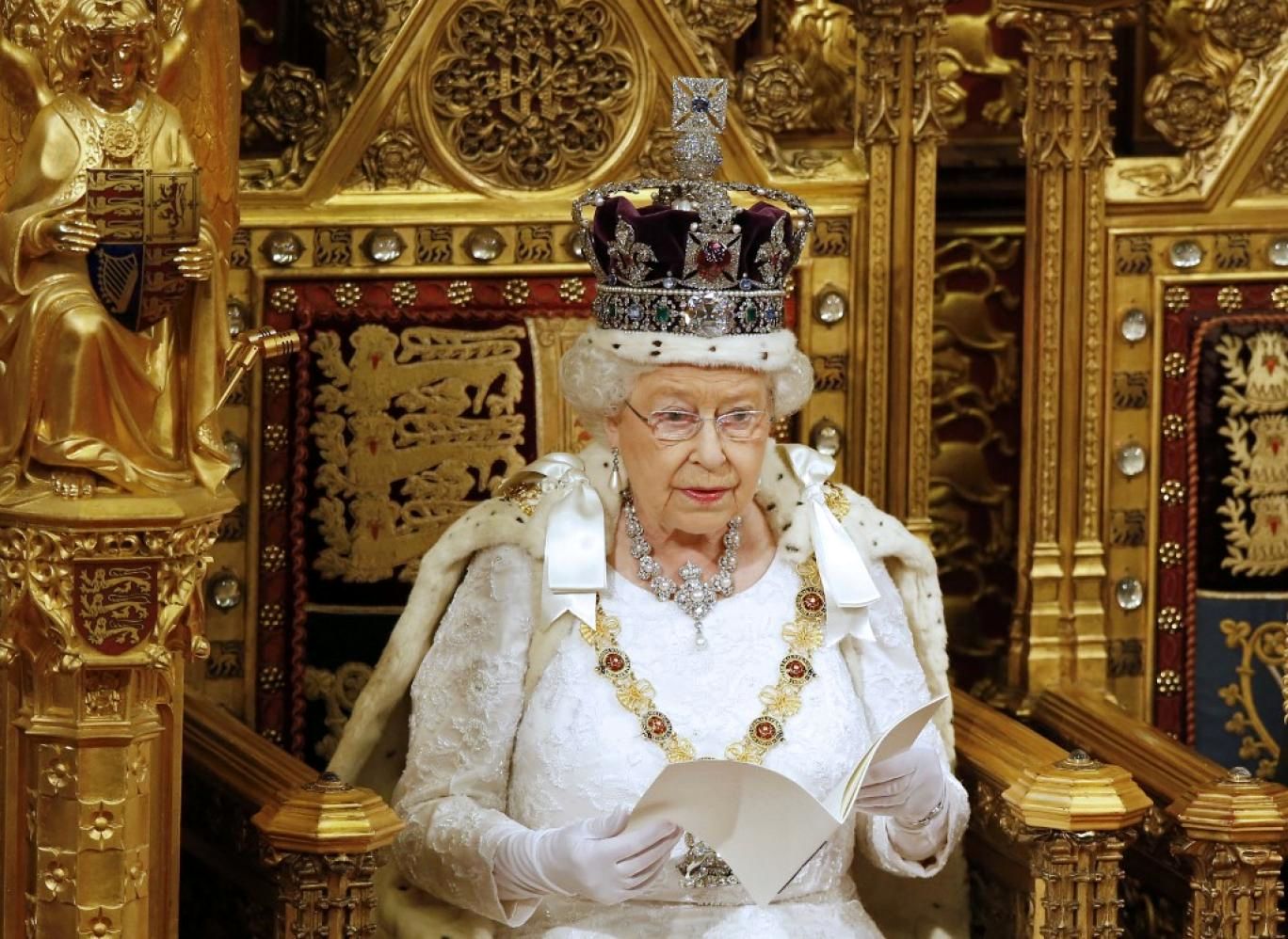 میزان درآمد و ثروت ملکه انگلیس چقدر است؟