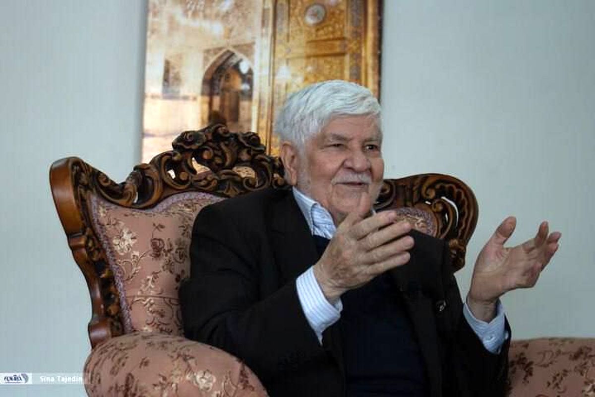 هاشمی رفسنجانی: گوگوش با چادر مشکی به دفتر من آمد