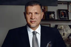 ماشین علی دایی در نمایشگاه خودرو جلب توجه کرد