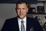 ماشین علی دایی در نمایشگاه خودرو جلب توجه کرد