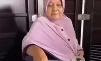 آشپزی عجیب یک زن؛ فرو بردن دست داخل روغن داغ!
