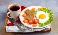 این ترکیب یک نمونه کامل از صبحانه است