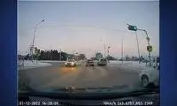مکث راننده در تقاطع شلوغ حادثه آفرید