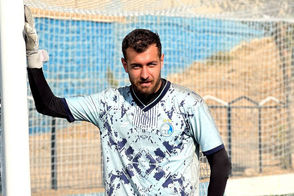 مصدومیت شدید، کار گلر استقلال را به اتاق عمل کشاند