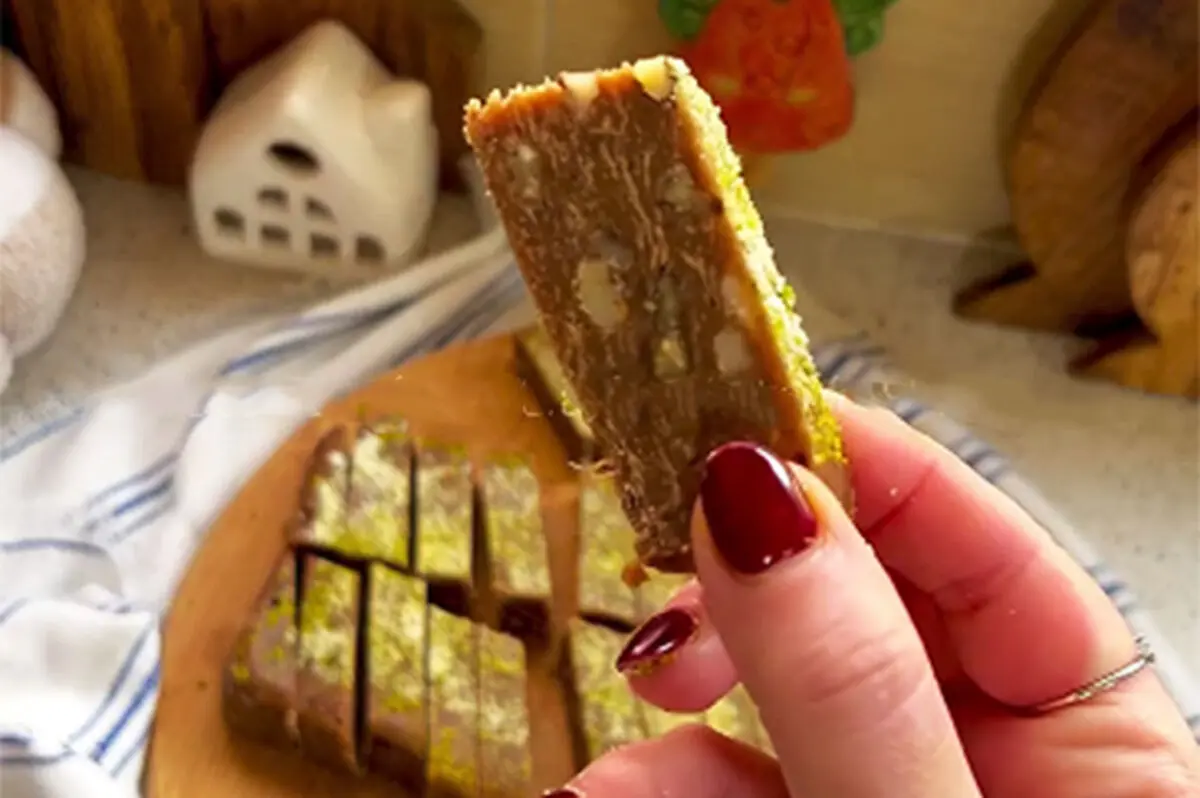 حلوا خرمایی؛ یک خوراک مقوی با چند ماده ساده