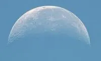 ماه واقعاً چه رنگی است؟