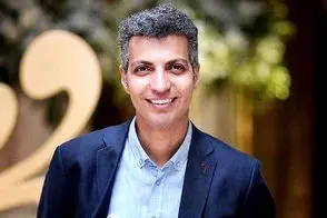 بازدید عادل فردوسی‌پور از دانشگاه صنعتی شریف