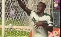 لحظه هولناک سقوط یک بازیکن در گودال ورزشگاه