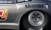 نمایی دیدنی از یک خودروی رالی در حالت تیک‌آف