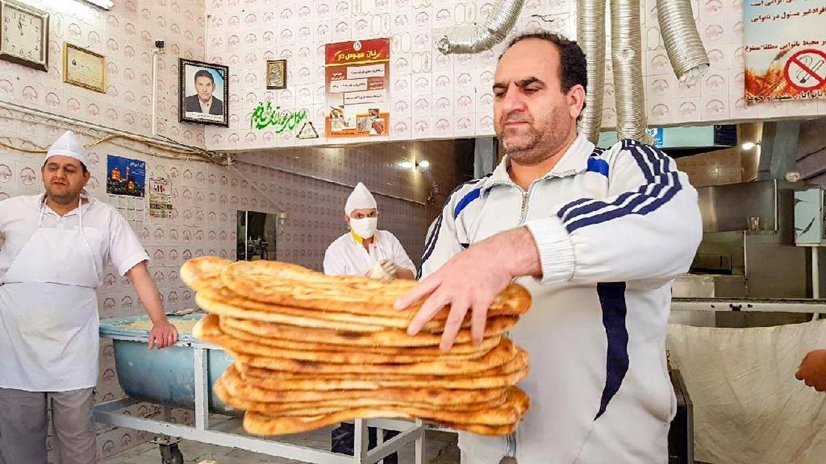   خلاقیت یک نانوای سمنانی بعد از قطع ناگهانی برق 