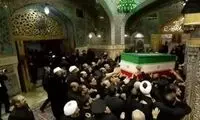 تصویری از سیدحسن خمینی و فرزند سیدحسن نصرالله در حرم رضوی