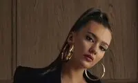 بازیگر مشهور ترک، باز هم با آرایش جذابش بر سر زبان‌ها افتاد!