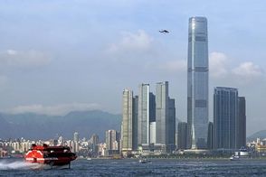 در چین، آجرها را پهپاد جابه‌جا می‌کند نه جرثقیل!