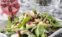 طرز تهیه سالاد انار و اسفناج